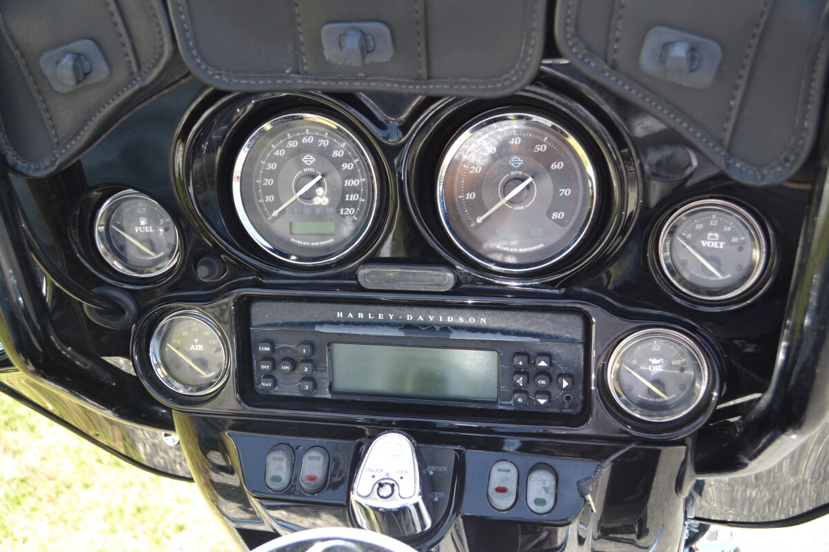 2010 Harley-Davidson Electra Glide Ultra Limited - FLHTK - Photo 10