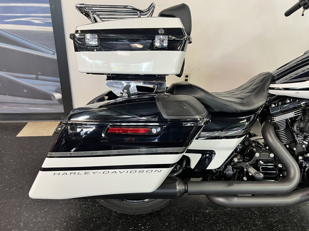 2016 Harley-Davidson Road Glide Special Solar Eclipse FLTRXS - Photo 5