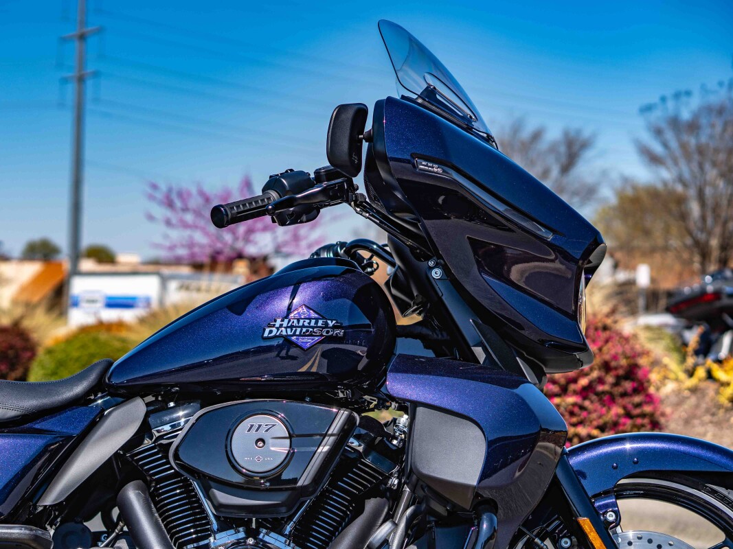 FLHXU 2025 Street Glide Ultra - Photo 8