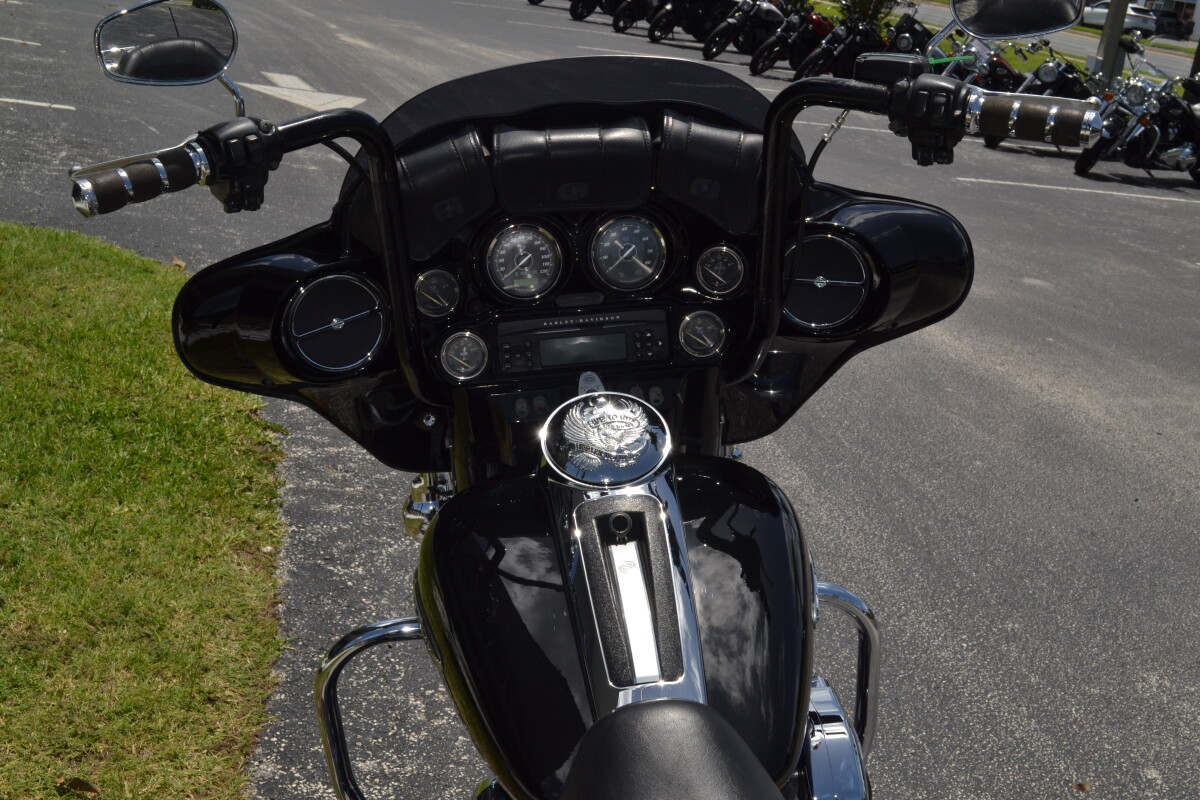 2010 Harley-Davidson Electra Glide Ultra Limited - FLHTK - Photo 9