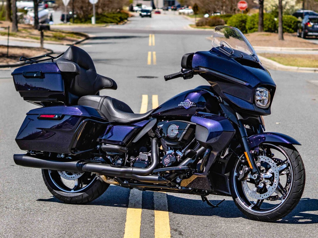 FLHXU 2025 Street Glide Ultra - Photo 3