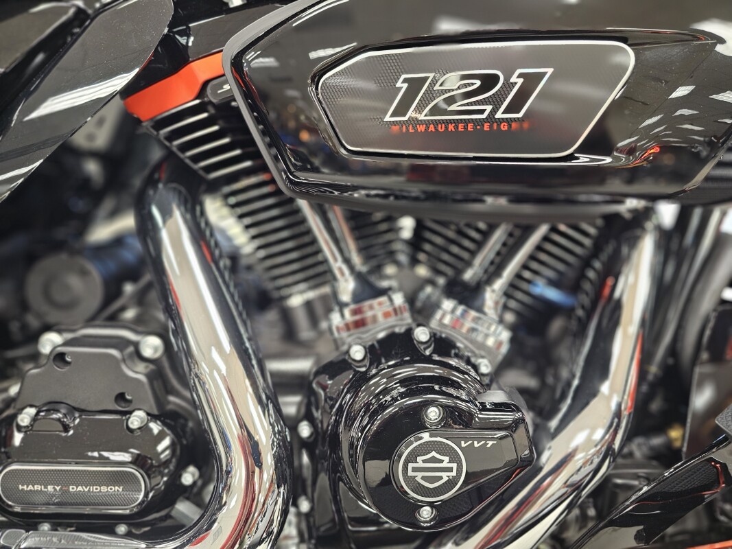 FLHXSE 2024 CVO Street Glide - Photo 9