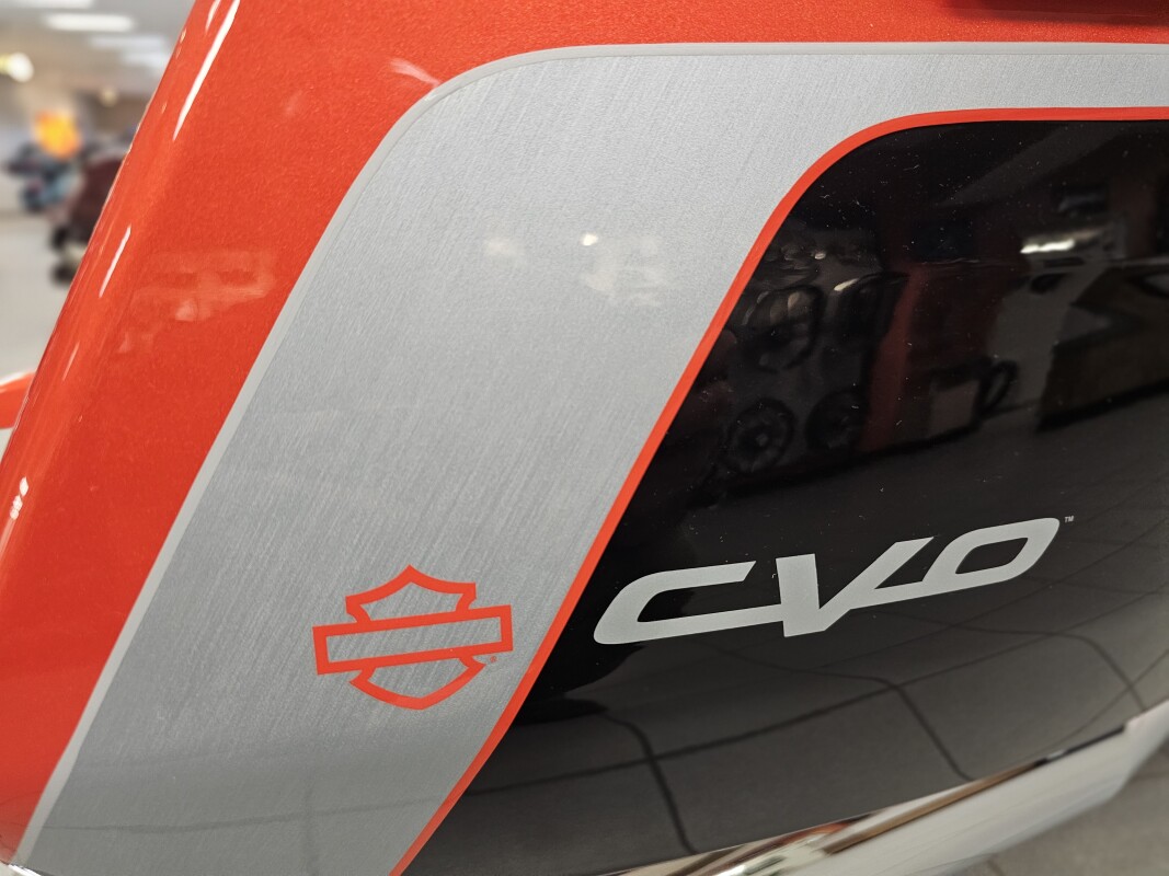 FLTRXSE 2024 CVO Road Glide - Photo 8
