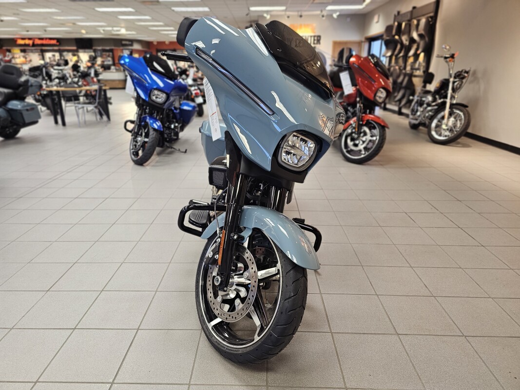 FLHX 2024 Street Glide - Photo 3