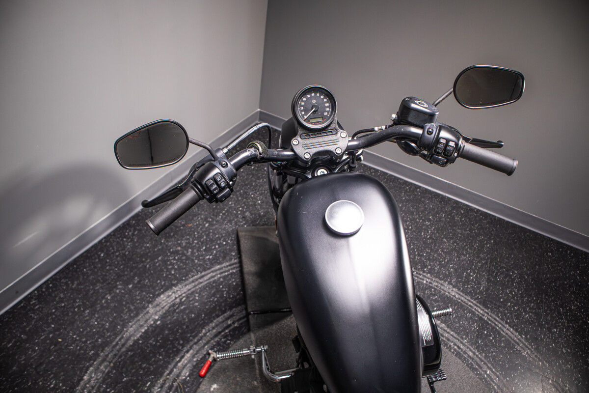 2020 Iron 883 (XL883N) - Photo 8