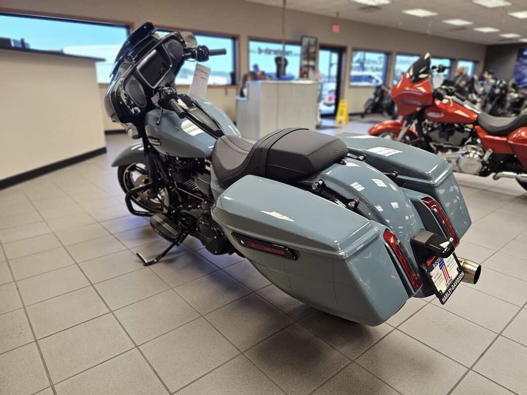 FLHX 2024 Street Glide - Photo 6