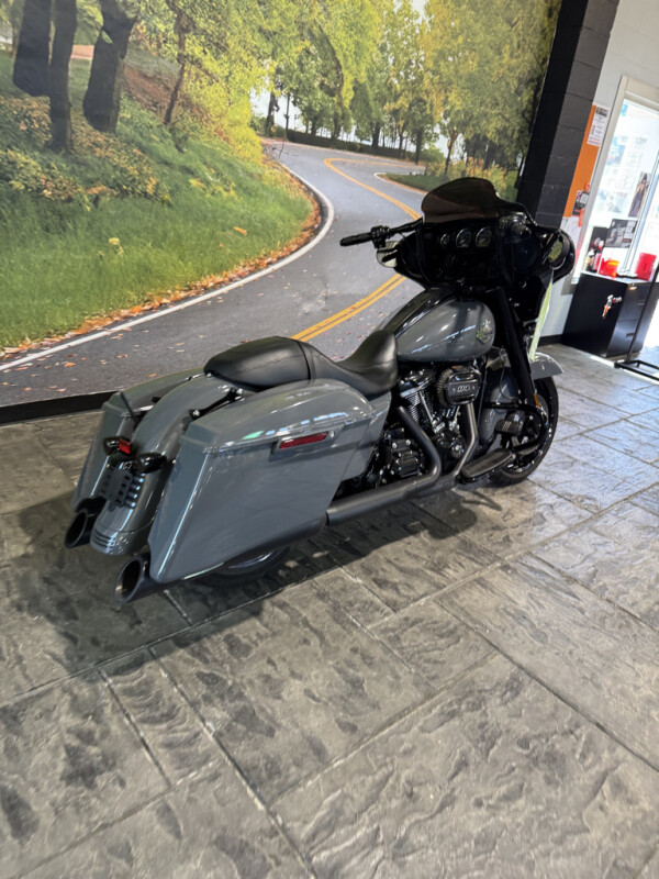 2022 Harley-Davidson® Street Glide® Special, photo 26