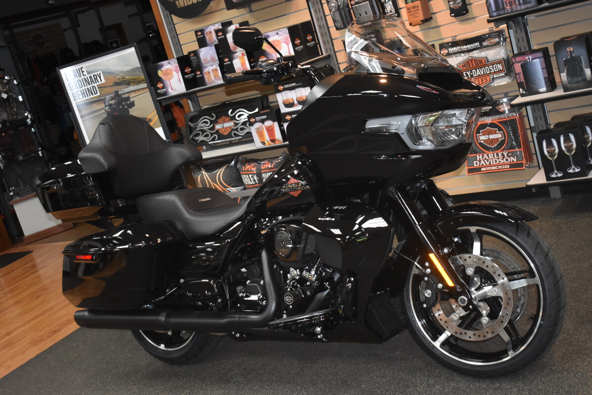FLTRX 2025 Road Glide - Photo 2