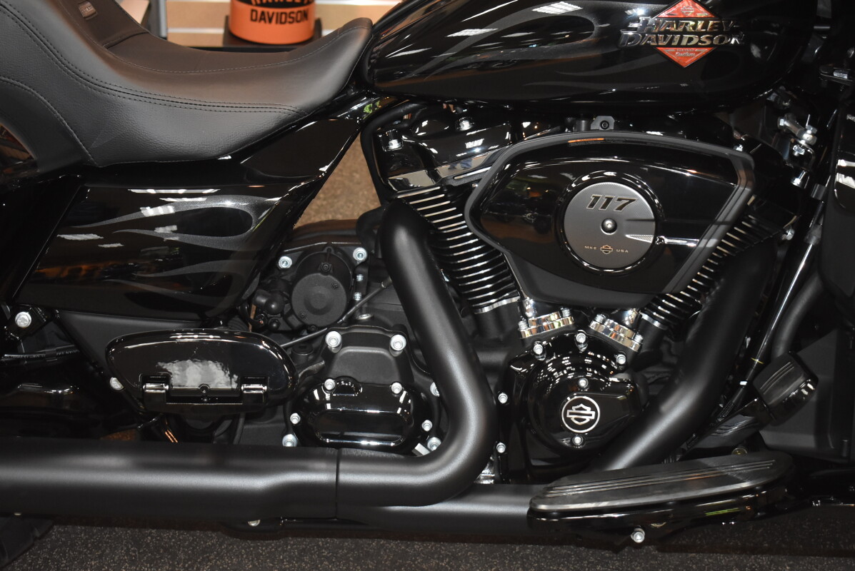 FLTRX 2025 Road Glide - Photo 7