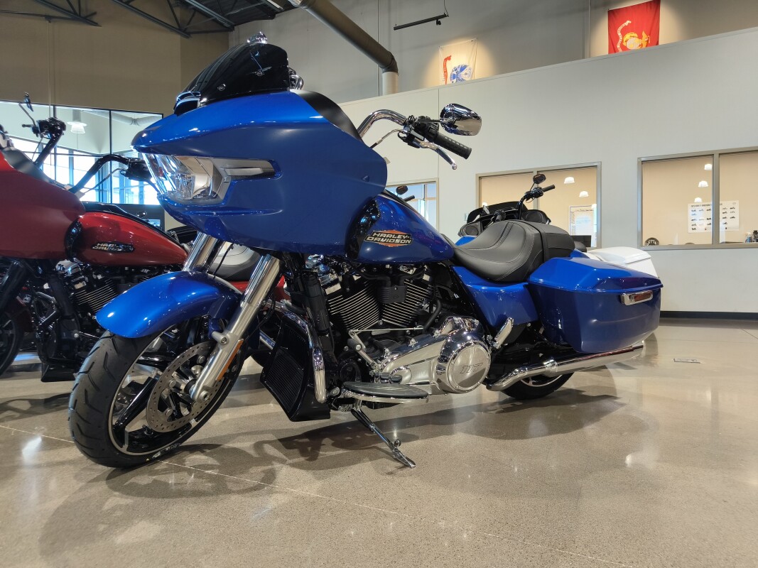2025 Harley-Davidson Road Glide Blue Burst - Photo 2