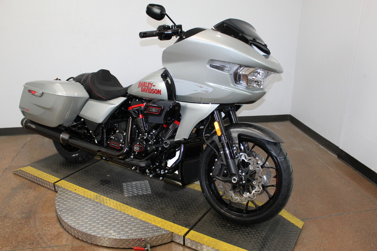 Harley-Davidson CVO Road Glide ST 2025 FLTRXSTSE 84614790 MERCURY SILVER - Photo 2