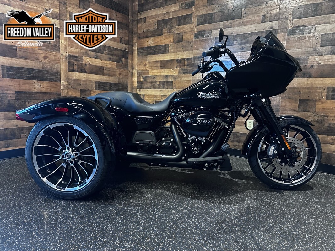 2025 Harley-Davidson Road Glide 3 Black FLTRT