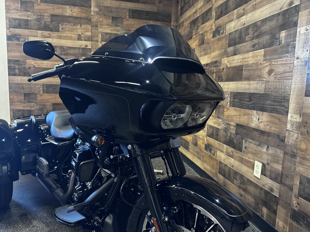 2025 Harley-Davidson Road Glide 3 Black FLTRT - Photo 3