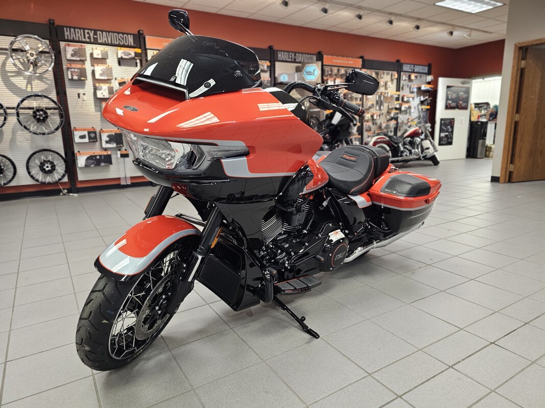 FLTRXSE 2024 CVO Road Glide - Photo 4