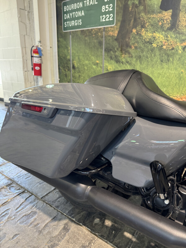 2022 Harley-Davidson® Street Glide® Special, photo 5