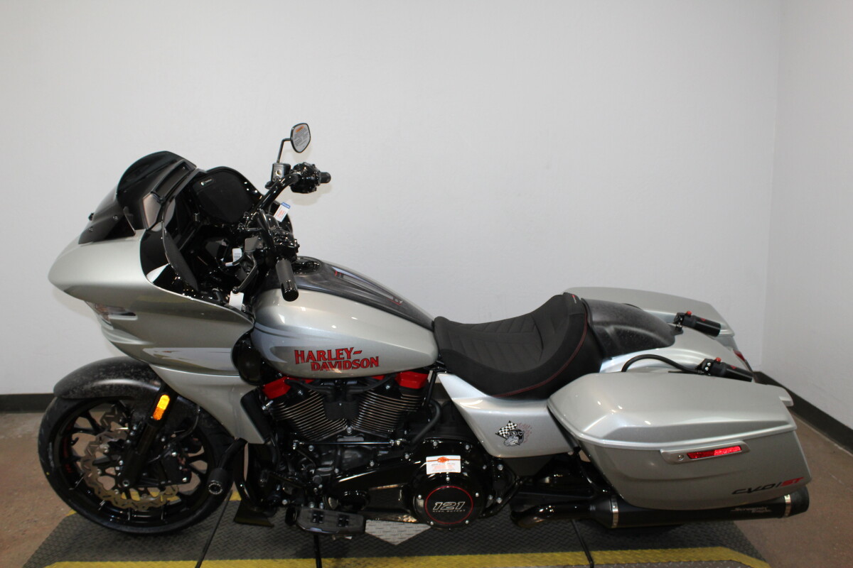 Harley-Davidson CVO Road Glide ST 2025 FLTRXSTSE 84614790 MERCURY SILVER - Photo 5