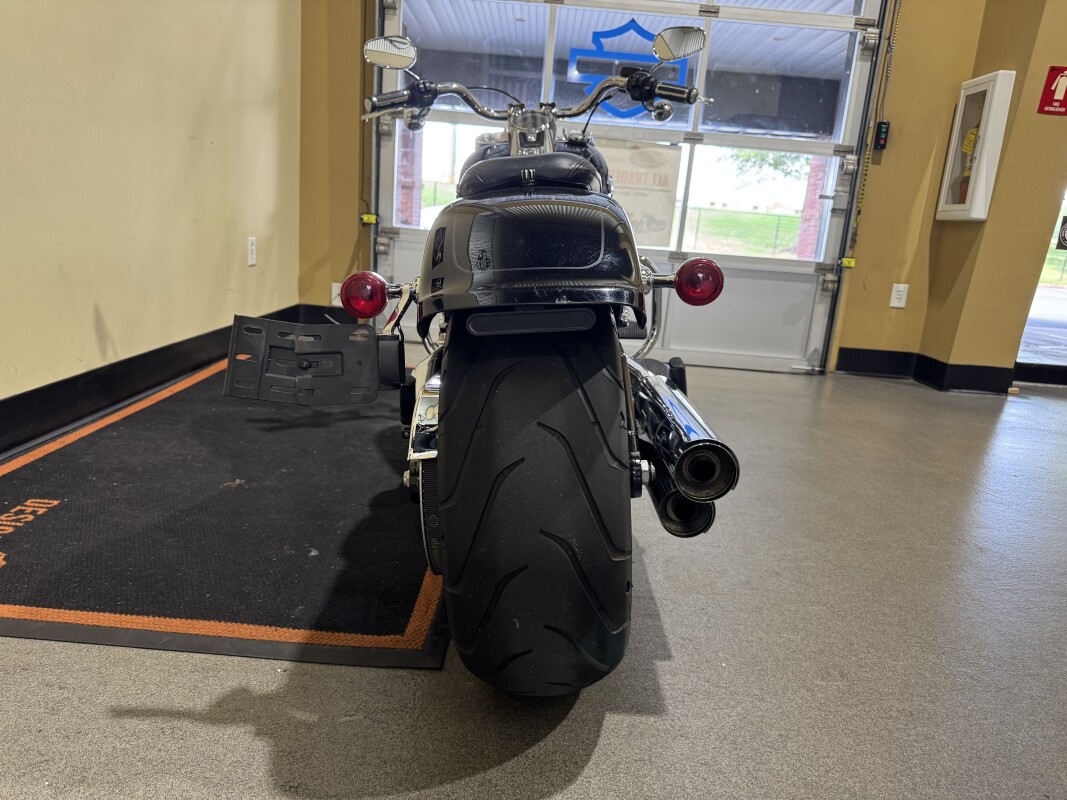 2022 Harley-Davidson Fat Boy 114 Vivid Black - Photo 4