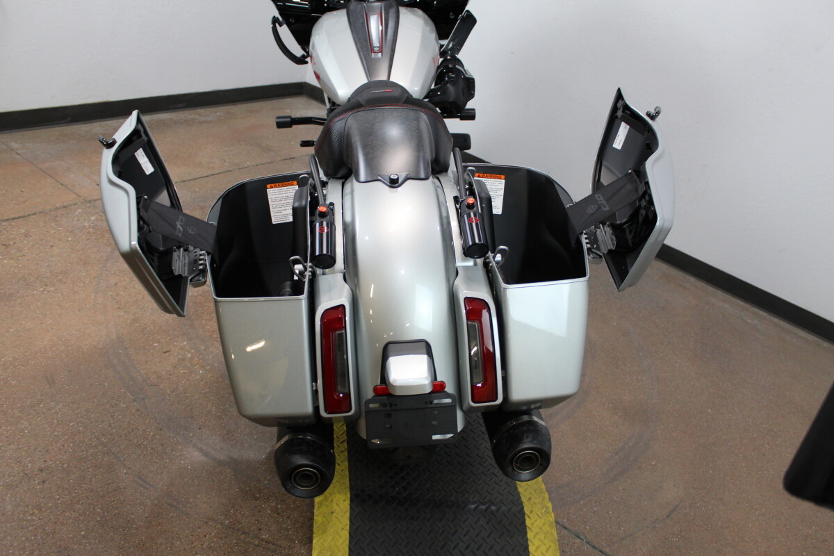 Harley-Davidson CVO Road Glide ST 2025 FLTRXSTSE 84614790 MERCURY SILVER - Photo 7
