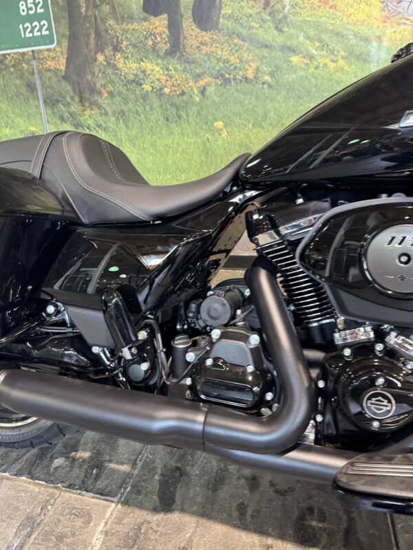 2025 Harley-Davidson Street Glide - Photo 4