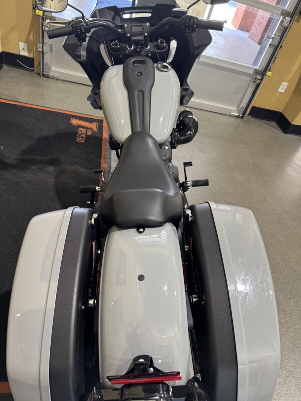 FXLRST 2024 Low Rider ST - Photo 4