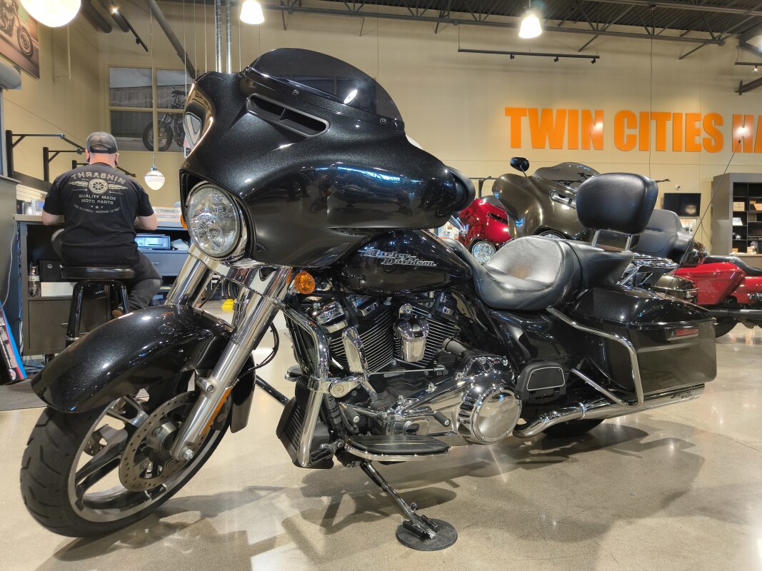 2018 Harley-Davidson Street Glide Black Tempest