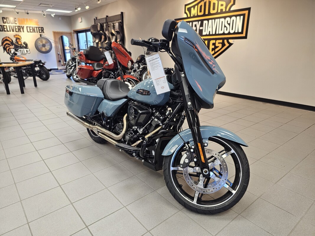 FLHX 2024 Street Glide - Photo 2