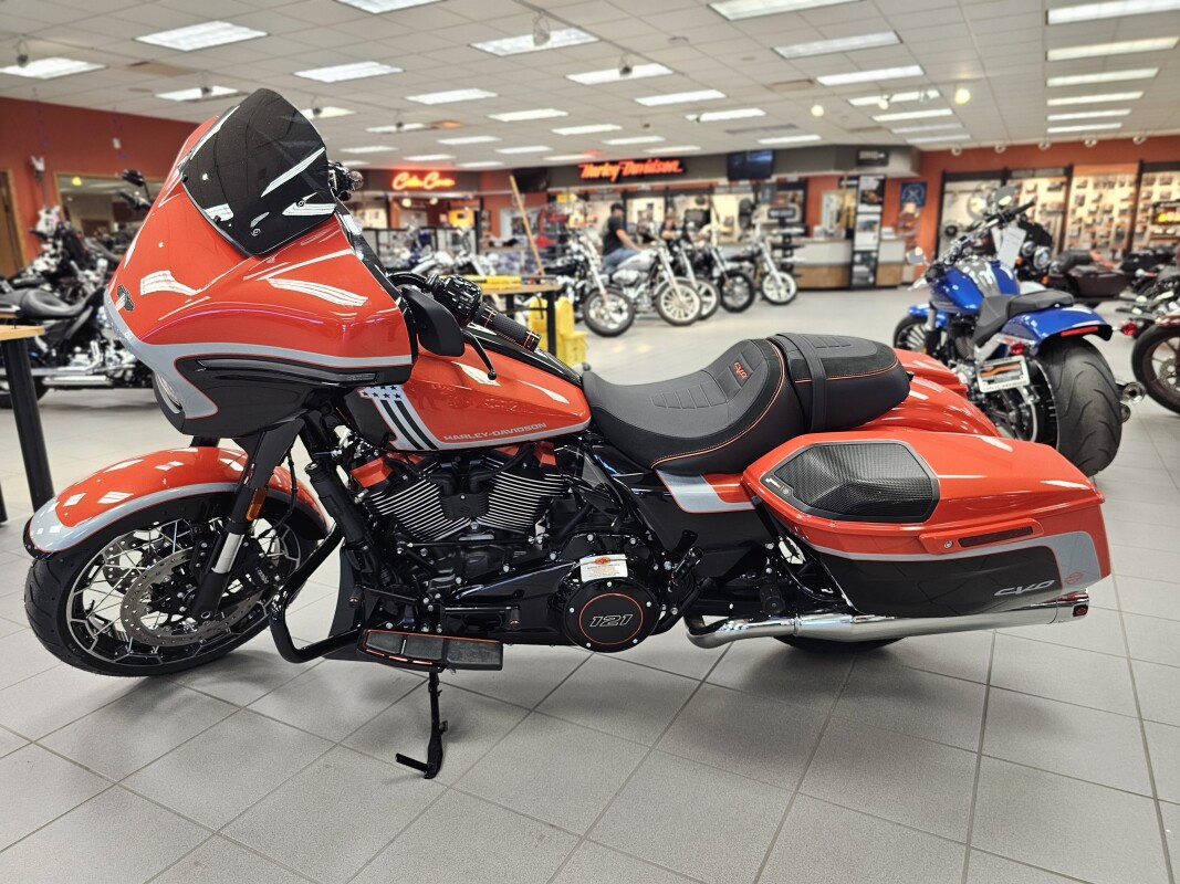 FLHXSE 2024 CVO Street Glide - Photo 5