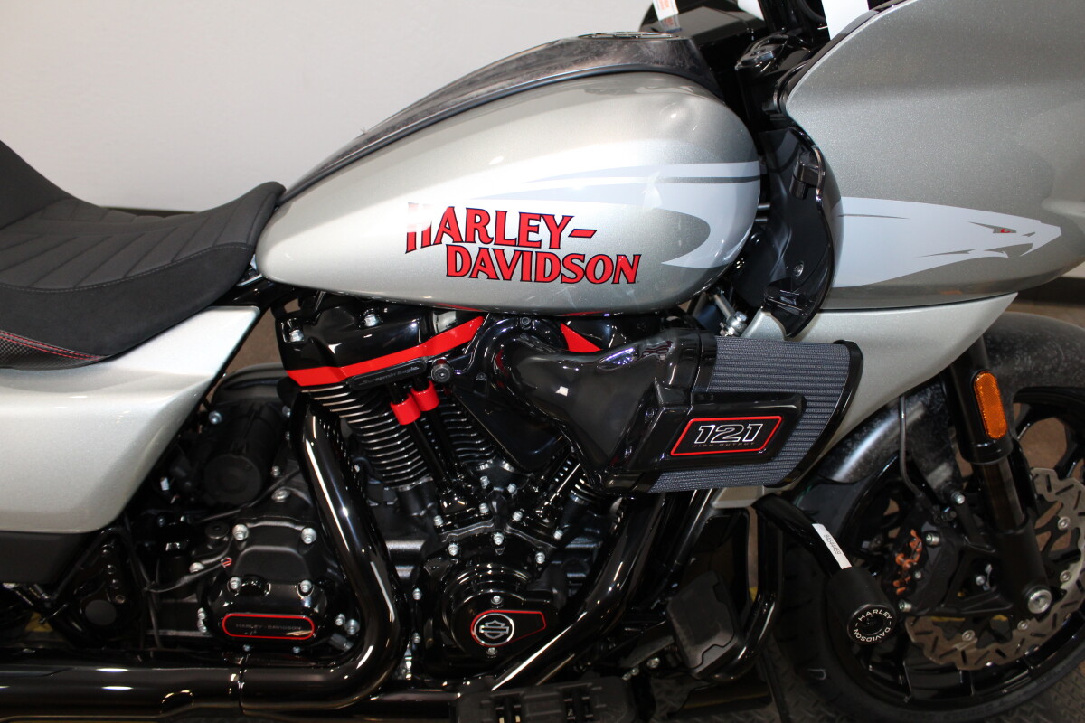 Harley-Davidson CVO Road Glide ST 2025 FLTRXSTSE 84614790 MERCURY SILVER - Photo 10