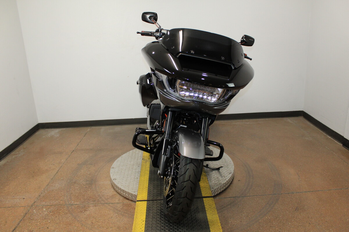Harley-Davidson CVO Road Glide 2025 FLTRXSE 84614808 RAVEN FADE - Photo 3