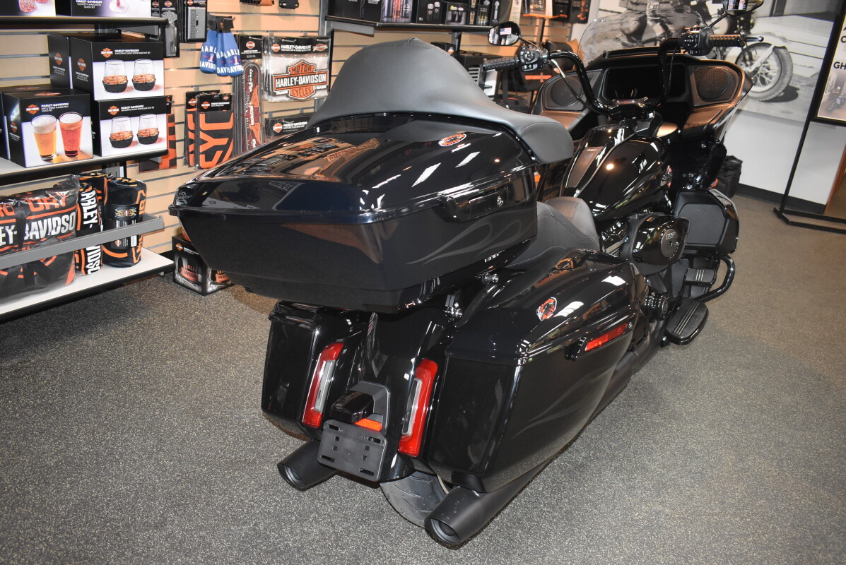 FLTRX 2025 Road Glide - Photo 6