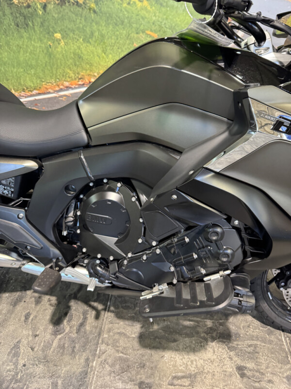 2024 K1600B, 1400 miles! - Photo 5