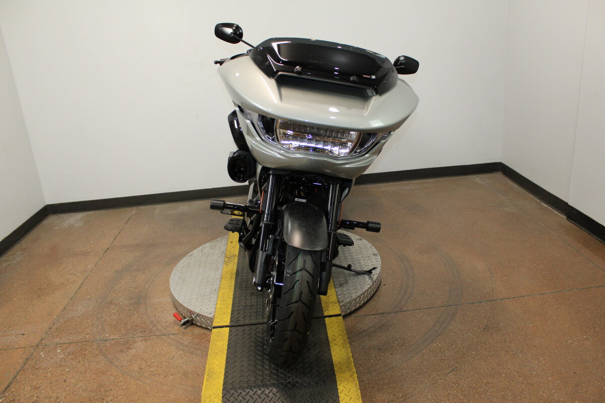 Harley-Davidson CVO Road Glide ST 2025 FLTRXSTSE 84614790 MERCURY SILVER - Photo 3