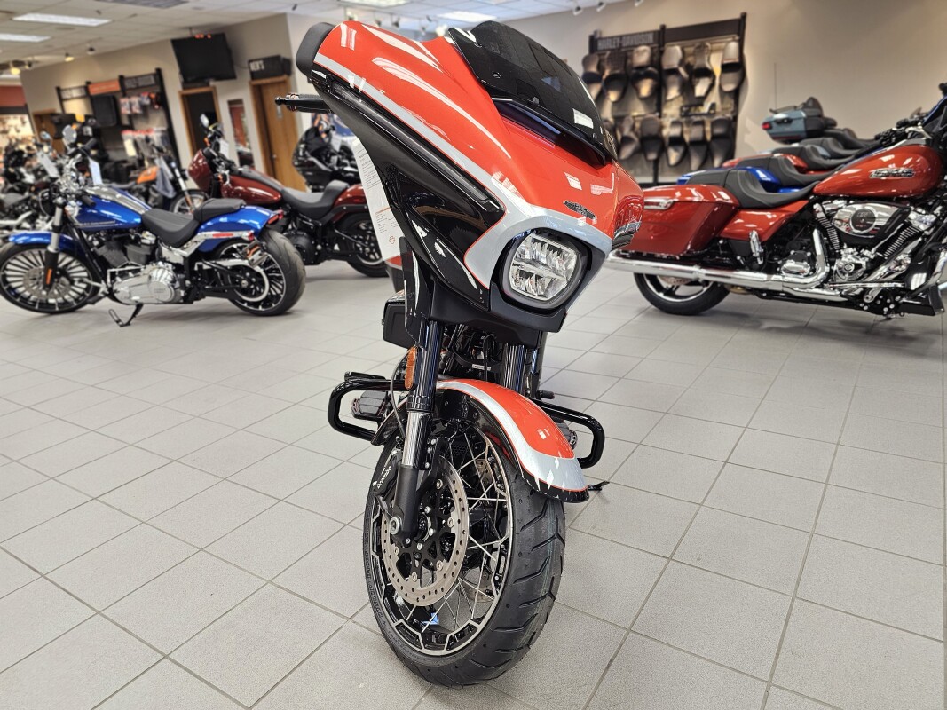 FLHXSE 2024 CVO Street Glide - Photo 3