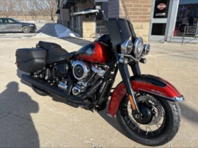 2025 Harley-Davidson® Heritage Classic Whiskey Fire / Vivid Black w/Laced Wheels thumb 3
