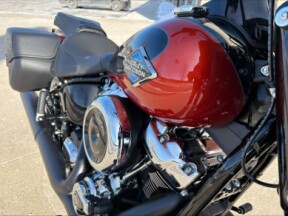 2025 Harley-Davidson® Heritage Classic Whiskey Fire / Vivid Black w/Laced Wheels thumb 2