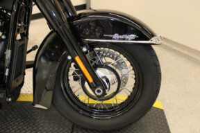 2021 Harley-Davidson Heritage Classic 114 Cruiser FLHCS thumb 0
