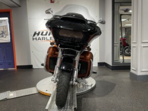  2015 CVO™ Road Glide® Ultra thumb 2