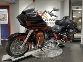 2015 CVO™ Road Glide® Ultra thumb 1