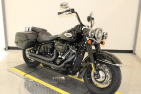 2021 Harley-Davidson Heritage Classic 114 Cruiser FLHCS thumb 1