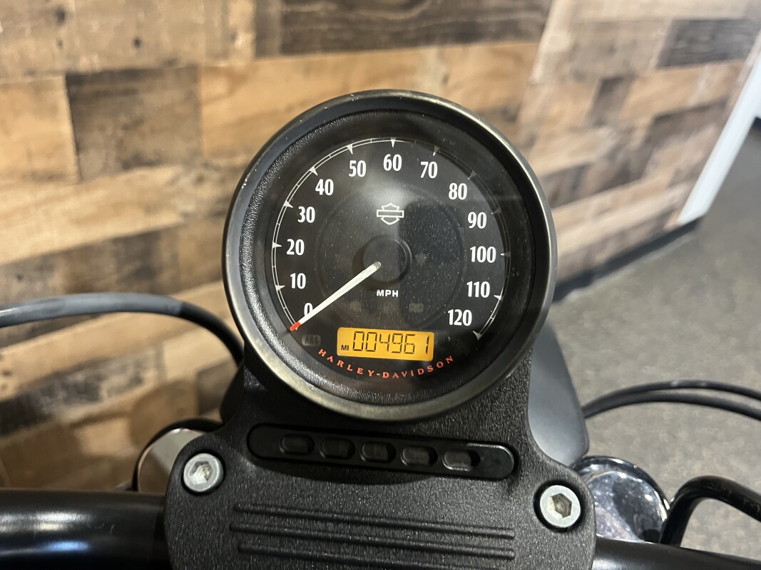 2018 Harley-Davidson Iron 883 Black Denim XL883N - Photo 7