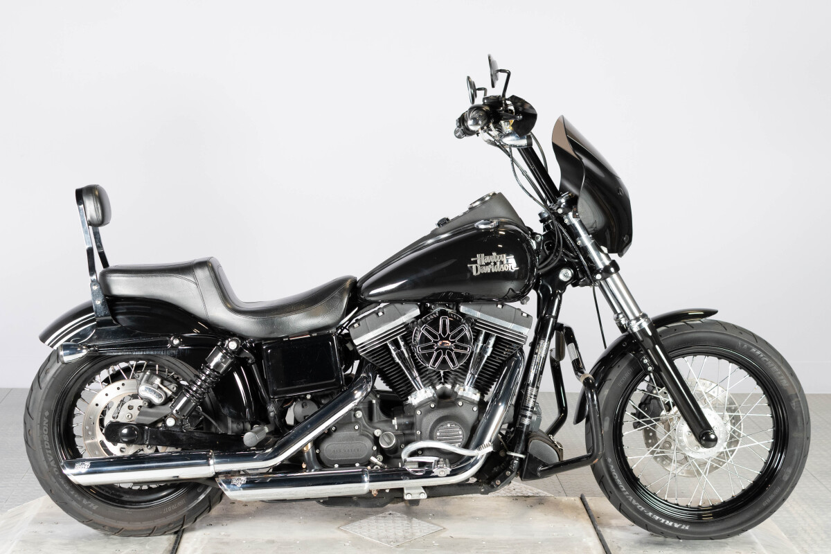 レオナルド・デブプリオ 2017 Harley-Davidson® Street Bob® FXDBP | Manchester Harley