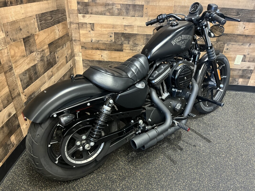 2018 Harley-Davidson Iron 883 Black Denim XL883N - Photo 3