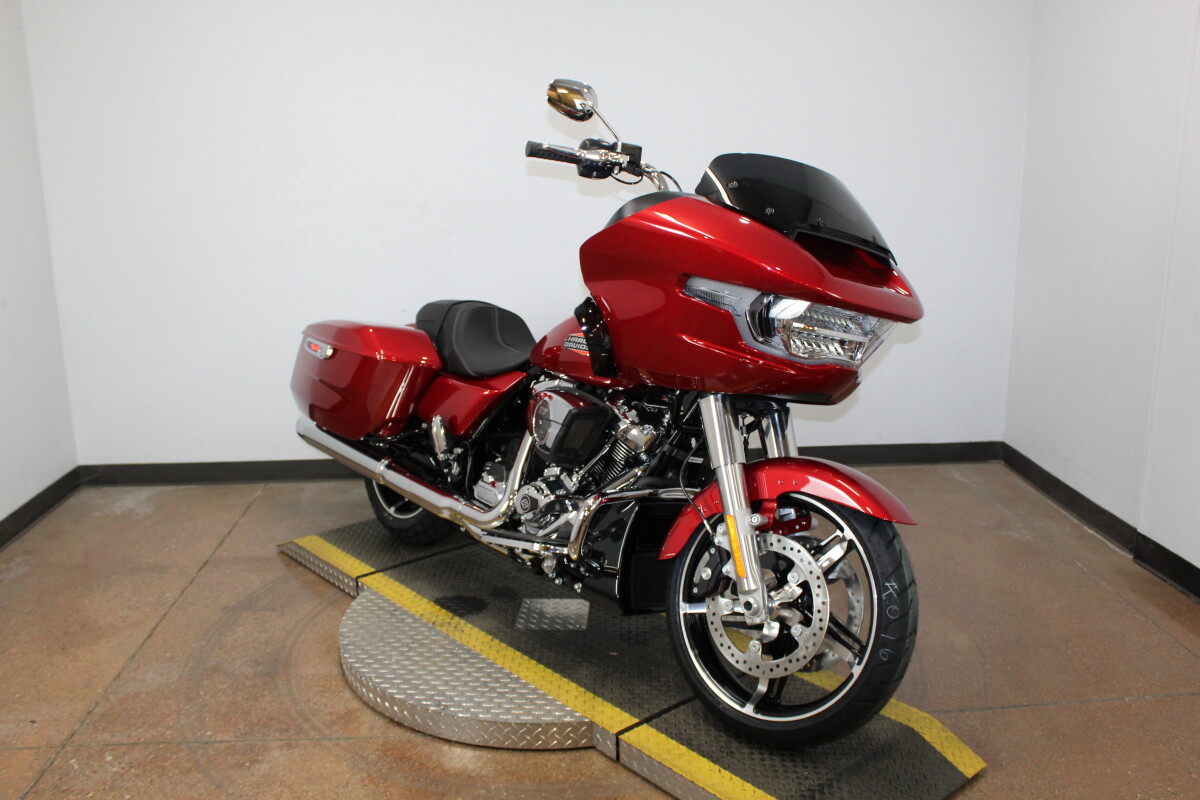 Harley-Davidson Road Glide 2025 FLTRX 84616137 BRILLIANT RED - Photo 2