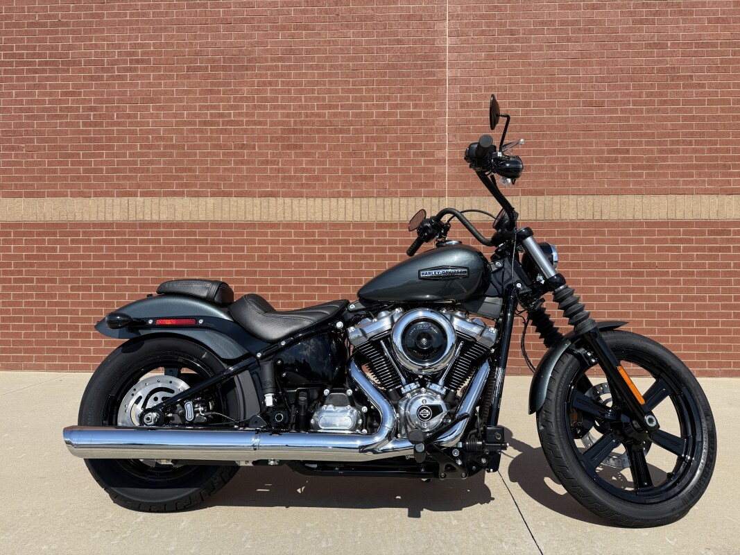 FXBB 2025 Street Bob