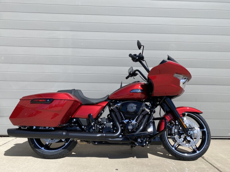 2025 Harley-Davidson<sup>®</sup> Road Glide® Brilliant Red