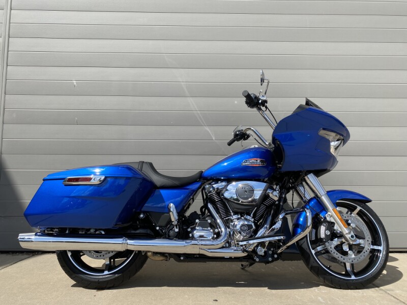 2025 Harley-Davidson<sup>®</sup> Road Glide® Blue Burst