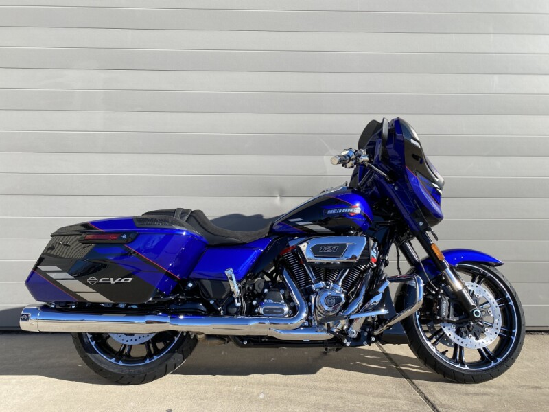 2025 Harley-Davidson<sup>®</sup> CVO™ Street Glide®