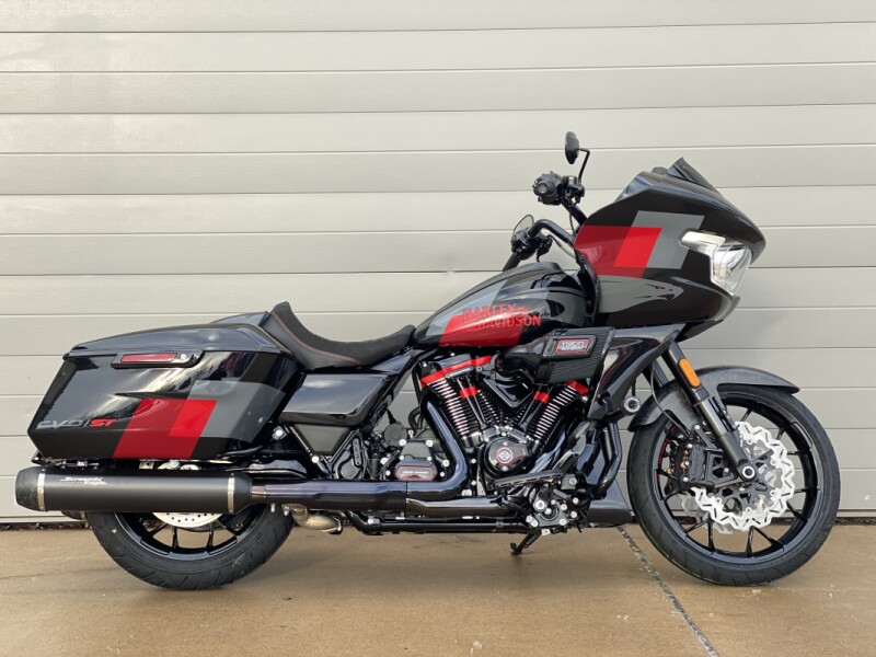 2025 Harley-Davidson<sup>®</sup> CVO™ Road Glide® ST