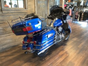Harley-Davidson® Electra Glide® Ultra Classic® 2007 FLHTCU U827-07 PAC BLUE PRL W/PINSTRIPE thumb 1