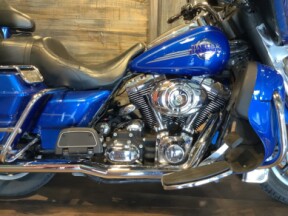 Harley-Davidson® Electra Glide® Ultra Classic® 2007 FLHTCU U827-07 PAC BLUE PRL W/PINSTRIPE thumb 2